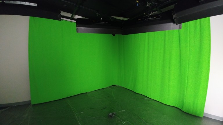 Greenscreen Drape with Lighting Install 1